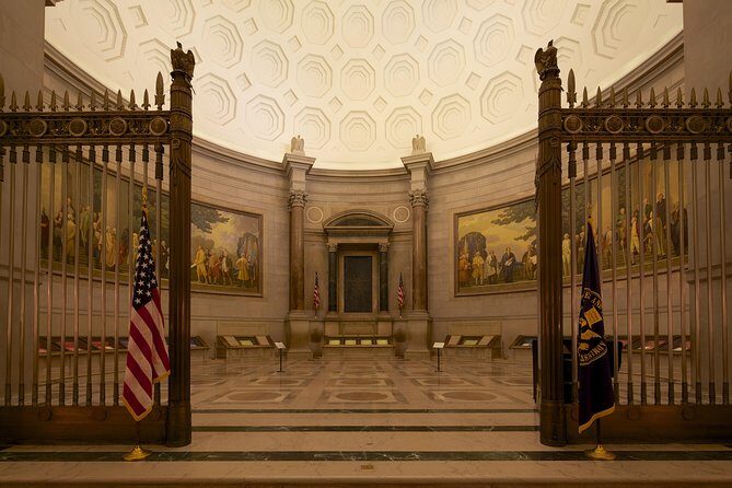 Skip-the-line National Archives Building Exclusive Guided Tour - Staying comfortable: timing, pacing, and what crowds can do