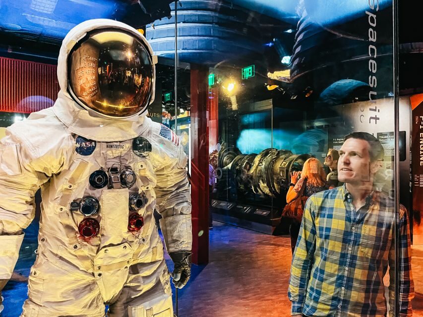 Smithsonian Air & Space Museum Guided Tour 8ppl Max - Early flight stops: seeing the Wright Flyer and Spirit of St. Louis with context