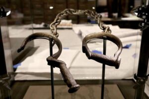 Smithsonian Museum of American History Exclusive Guided Tour - Private vs semi-private: what you gain (and what you might not)