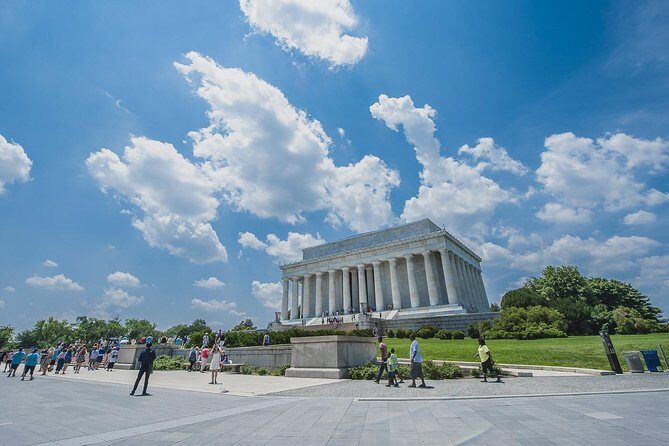 The DC Cherry Blossom Bus Tour with Tidal Basin Guided Walk - Guides and drivers matter more than you think