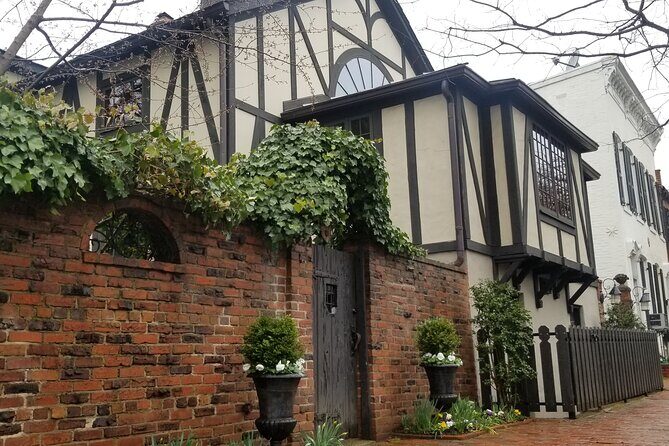 The History of Black Georgetown - The Thomas Sweet break: where the tour gives you a breather