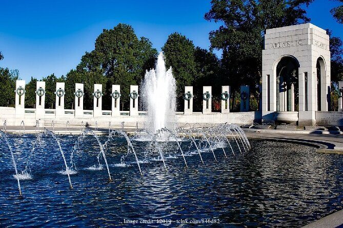 The National Mall Private 2.5-hour Evening Tour in Washington DC - Stop 2: Washington Monument and the WWII Memorial connection