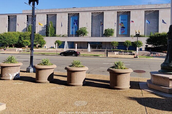 Two Smithsonian Museums Private Tour: American & Natural History - FAQ