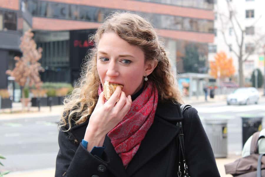 Washington D.C.: Georgetown Guided Secret Food Tour - Meeting at The Tombs: finding your orange-umbrella guide in Georgetown