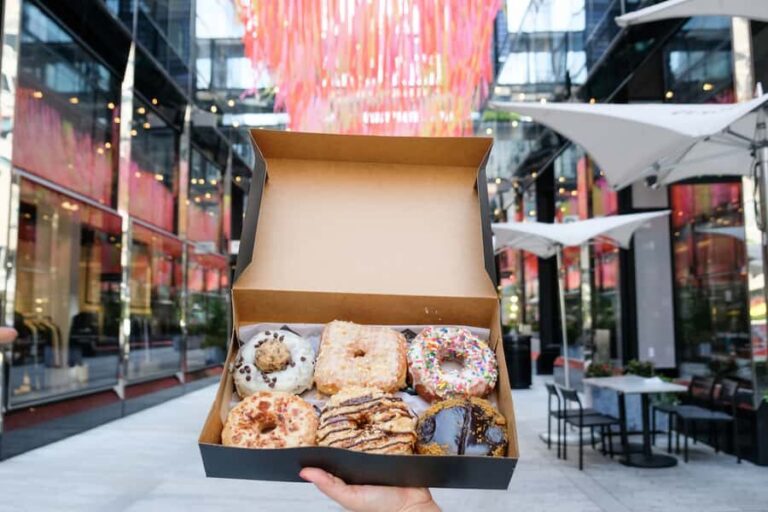Washington, D.C.: Guided Delicious Donut Tour with Tastings - Downtown Sights and That White House Photo Moment