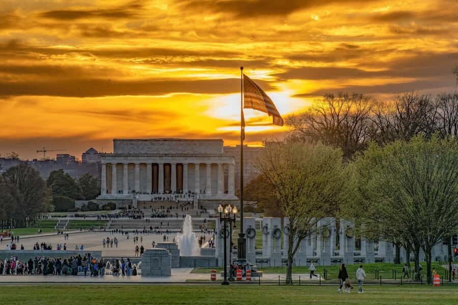 Washington, D.C.: Monuments & Memories History Walking Tour - Reflecting Pool: a calm corridor between big statements
