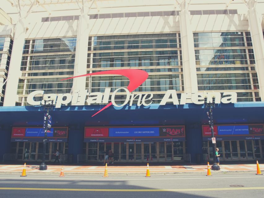 Washington, D.C.: Washington Capitals Ice Hockey Game Ticket - Capital One Arena and the Washington game-day mood