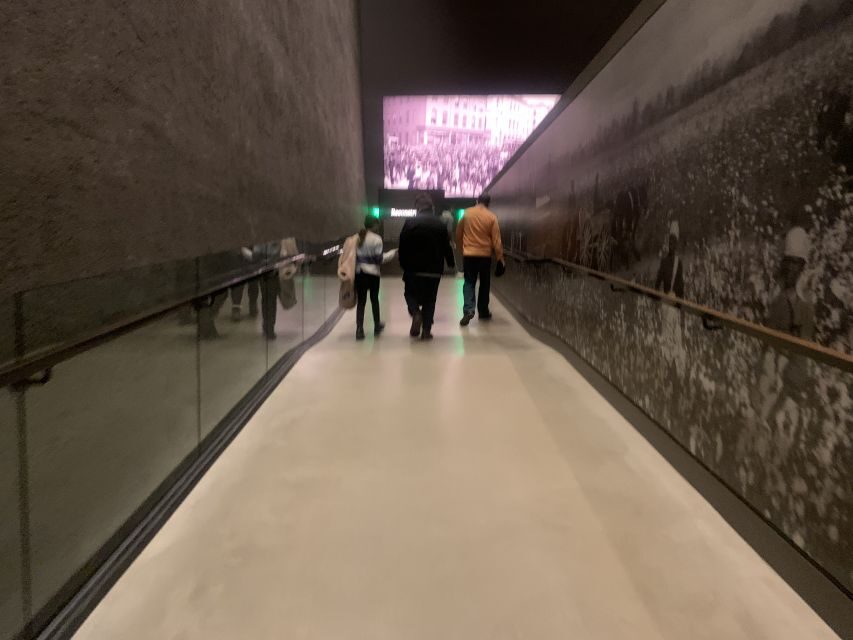 Washington DC: African American History Museum Private Tour - How the themes connect: global influences to American values