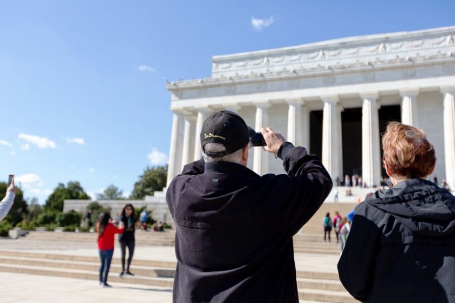 Washington, DC: African American History Tour & Museum Entry - Emancipation Statue, Lincoln Memorial, and the moment at the reflecting pond