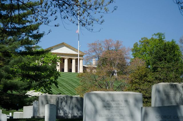 Washington DC: Arlington Nat. Cemetery Ticket & Tram Tour - Tomb of the Unknown Soldier: the guard change is the show