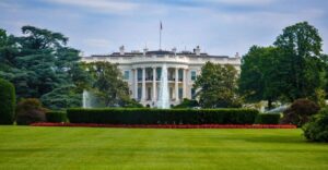 Washington DC: Bus Tour to the Highlights of the Capital - Where it starts: US Navy Memorial Plaza and the easiest way to begin