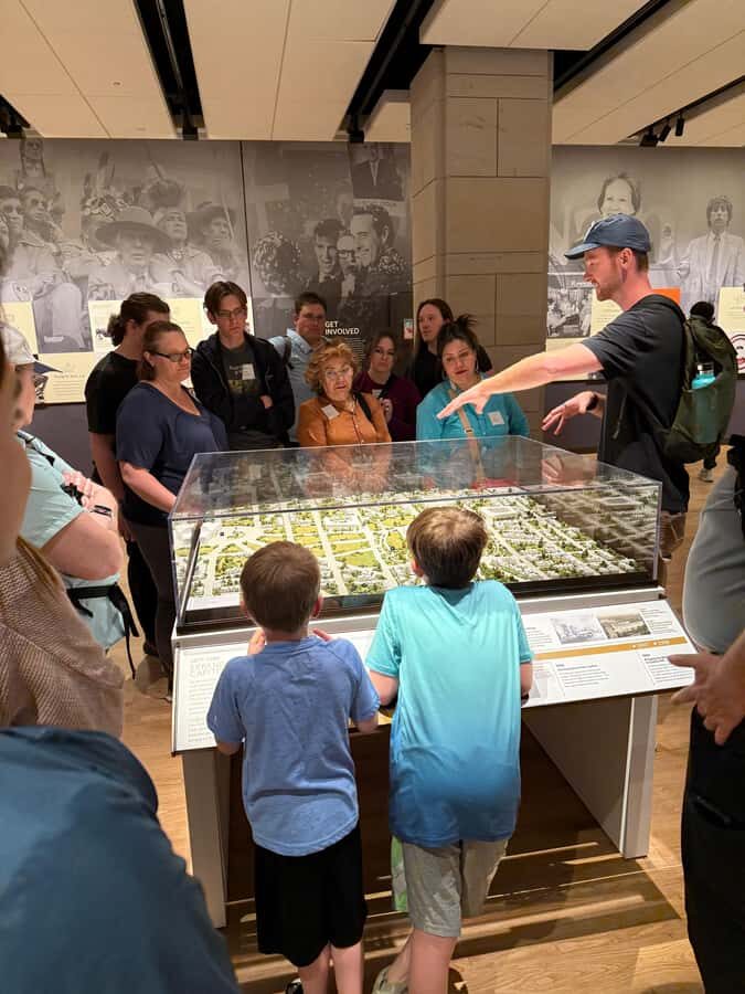 Washington DC: Capitol Hill Guided Tour with Entry Tickets - The guides: what makes the difference between okay and memorable