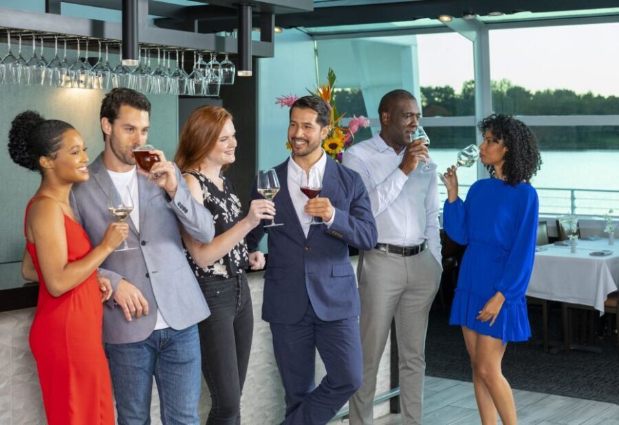 Washington DC: Christmas Eve Gourmet Brunch or Dinner Cruise - Dress Code and Onboard Rules That Affect Comfort