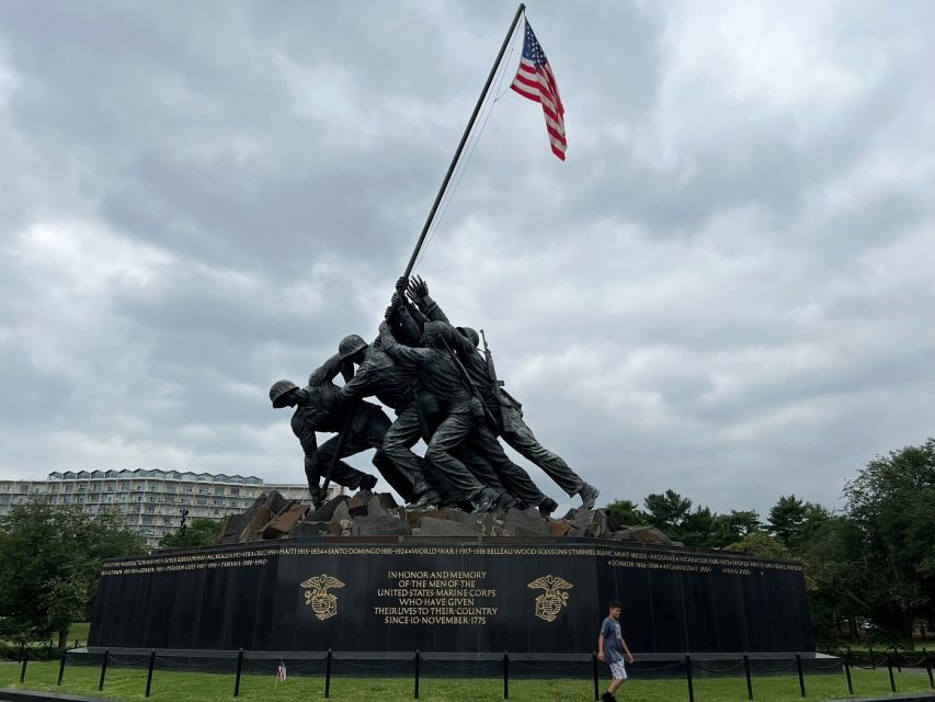 Washington DC Day Tour - Private Tour - World War II Memorial and Martin Luther King Jr. Memorial: Two Big Themes, One Smooth Story