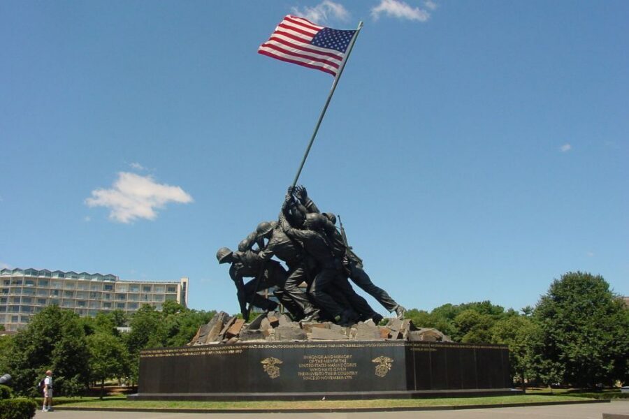 Washington, DC: Guided Small Group 4-Hour Day Tour - Smithsonian Museums From the Road (Plus a Smithsonian Guide in Your Bag)