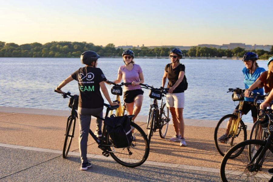 Washington DC: Monuments and Memorials Bike Tour - Martin Luther King Jr. Memorial: Guided Focus, Family-Friendly Viewing