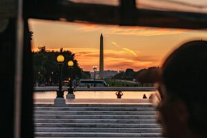 Washington DC: Monuments by Moonlight Nighttime Trolley Tour - Your 150-minute route: what the timing really means