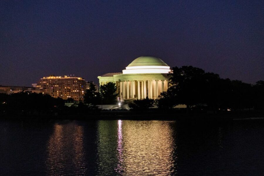 Washington DC: Monuments by Moonlight Nighttime Trolley Tour - Stop 1: MLK and FDR Memorials on foot