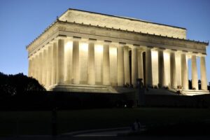 Washington DC: Monuments by Night Bike Tour - Bicycles, safety lights, and an easy ride you can manage
