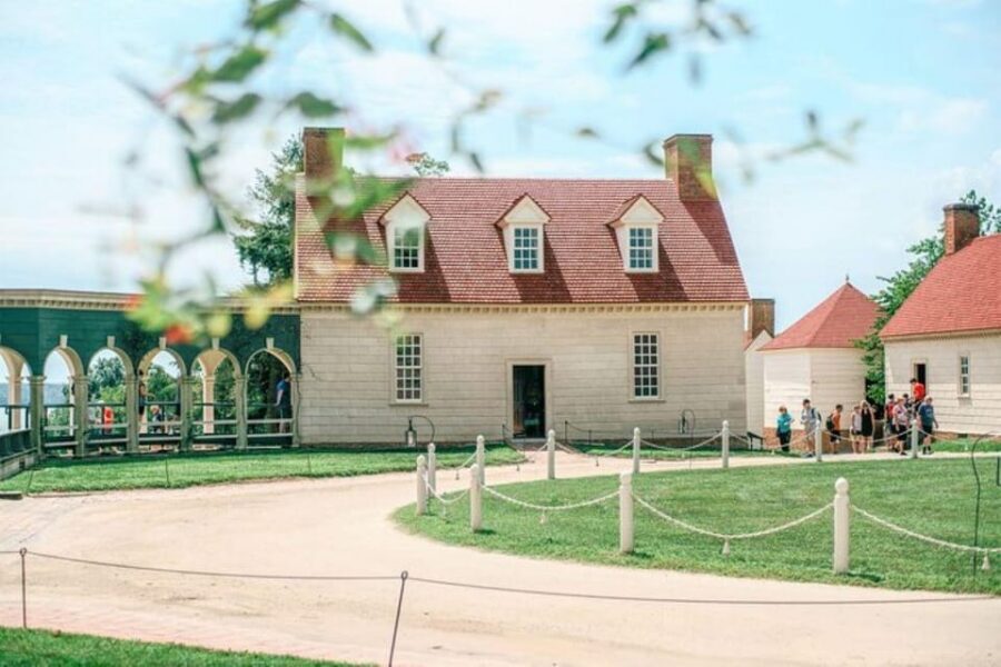 Washington DC: Mount Vernon and Old Town Alexandria Day Trip - Meeting at Hyatt Regency and the Drive That Sets the Stage
