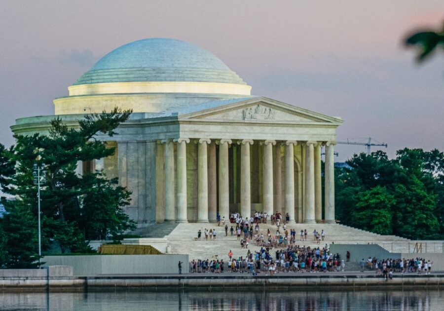 Washington DC: National Mall Night Bus Tour - Washington Monument photo stop: short, timed, and very worth it