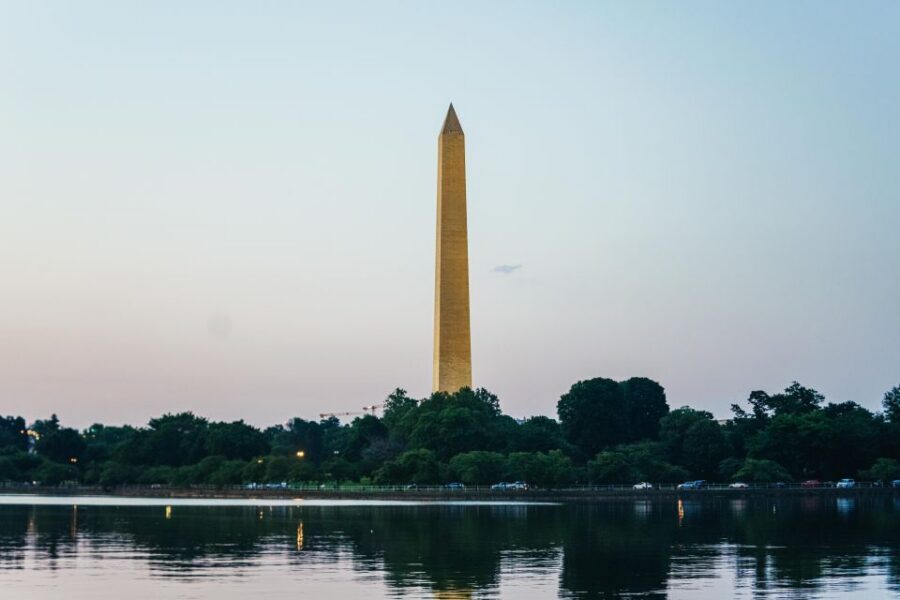Washington DC: National Mall Night Bus Tour - Choosing the bus: Closed-top comfort vs glass-top and convertible views