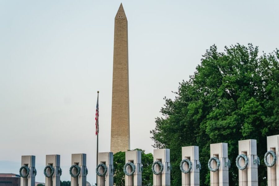 Washington DC: National Mall Night Bus Tour - United States Capitol: why the lights hit differently at night