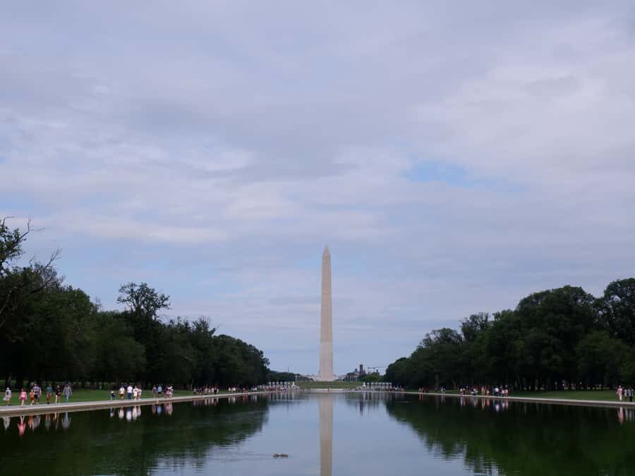 Washington DC: National Mall Walking Tour - Meeting the guide near the Washington Monument Lodge