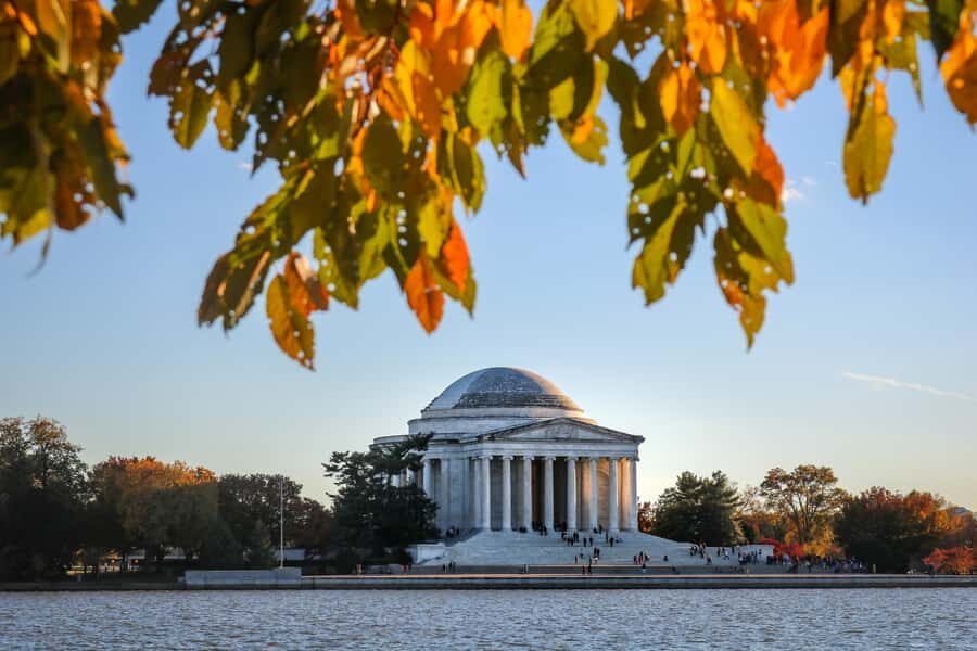 Washington DC: National Mall Walking Tour - Lincoln Memorial: Gettysburg Address, Civil War leadership, and the scene itself