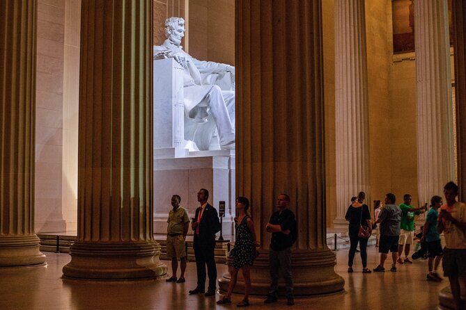 Washington DC Night-Time City Bus Tour with Optional Mount Vernon - Why DC looks different at night (and why this tour works)