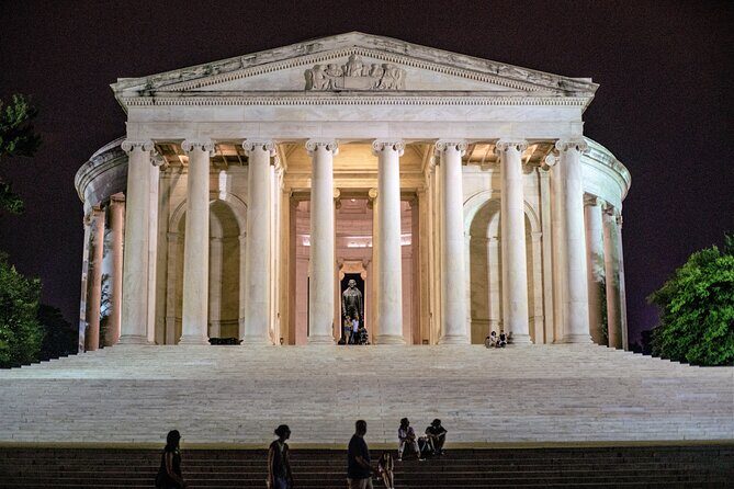 Washington DC Night-Time City Bus Tour with Optional Mount Vernon - Comfort, timing, and what to wear when DC goes variable