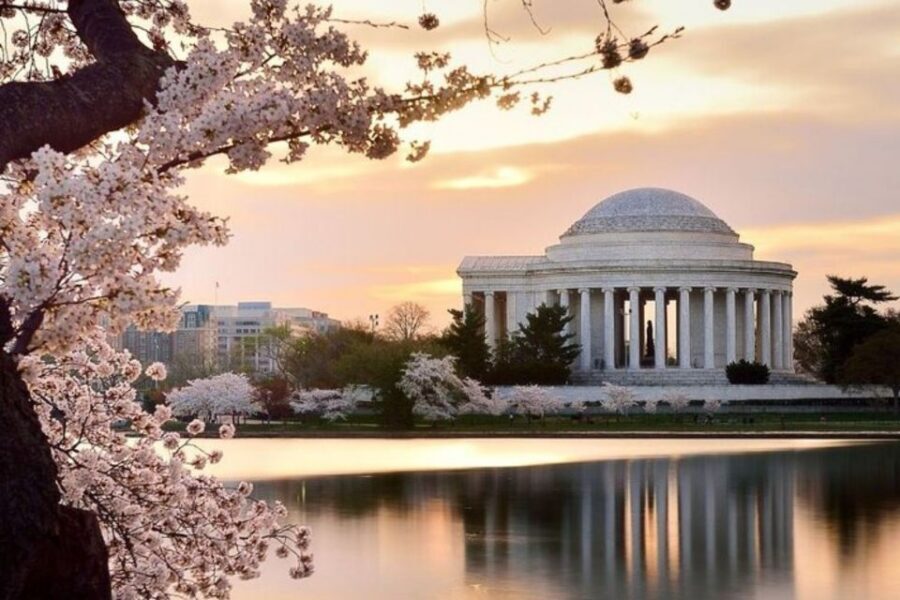 Washington DC: Private Custom Tour with a Local Guide - How walking and public transport shape your day