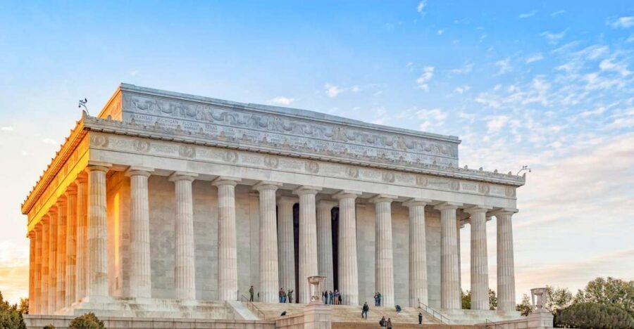Washington DC: River Cruise & DC City Tour + Entry Ticket - Capitol Hill entry and the 2-hour walking tour that makes DC click