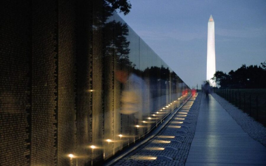 Washington DC: Small-Group 3-Hour Night Tour - Comfort Perks That Make the 3 Hours Work