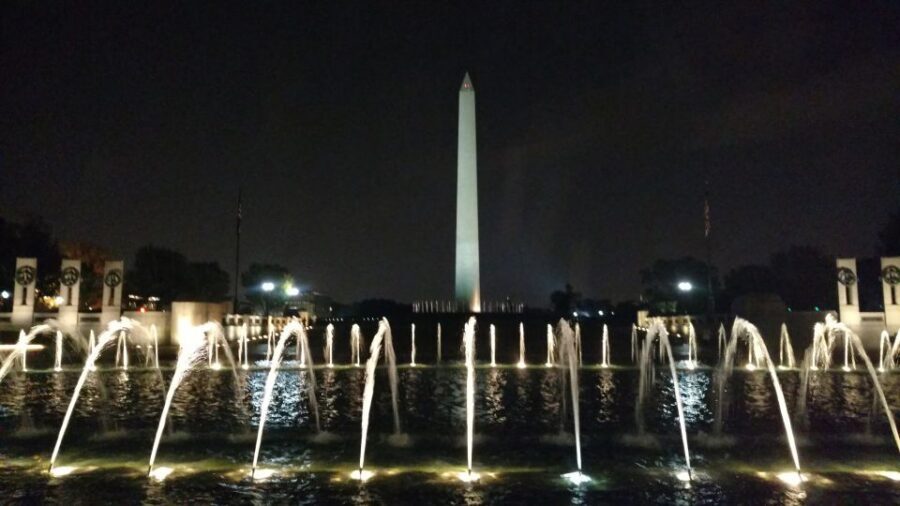 Washington DC: Small-Group 3-Hour Night Tour - White House and the Lafayette Square Side: Seeing More Than a Landmark