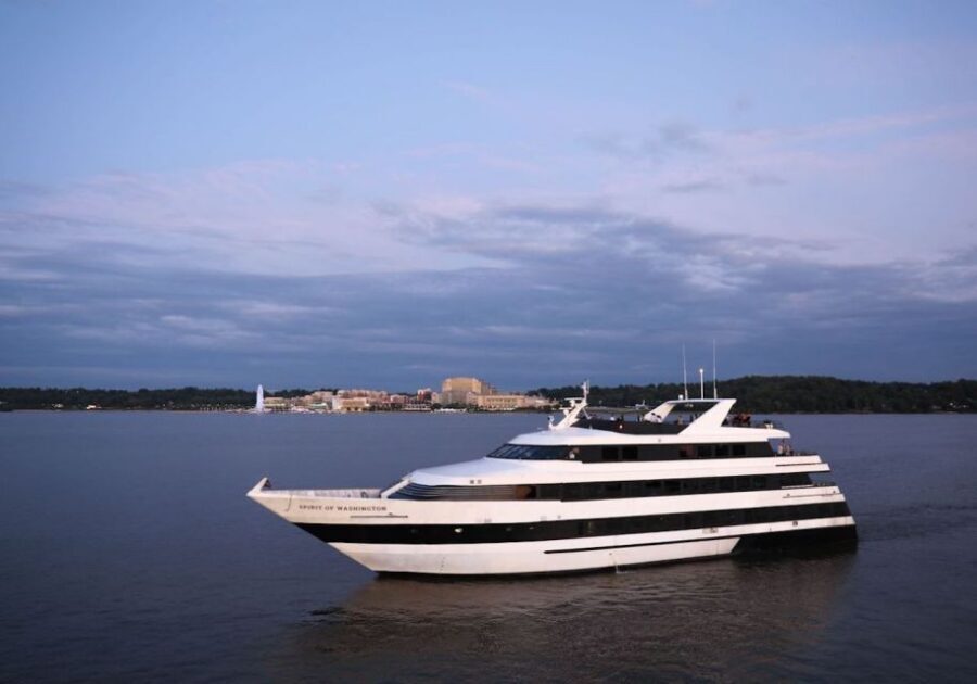Washington, DC: Thanksgiving Day Lunch Cruise - Should you book it?