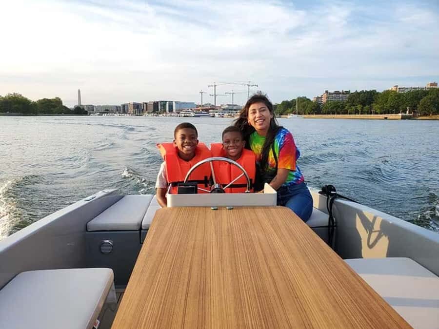 Washington DC: The Wharf Self-Driven Boat Tour with Map - The self-guided map: choosing your own stops around Washington