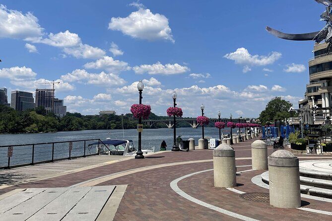 Washington's Hidden Gems Food Tour with 6+ Tasty Bites - Stop-by-Stop: Georgetown University to the Waterfront Gate Complex